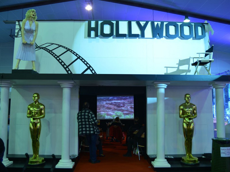 decor a theme usa hollywood las vegas oscar geant casino palmier tapis rouge rennes quimper caen